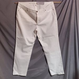 Jennifer lopez white jeans sz W 18 straight leg